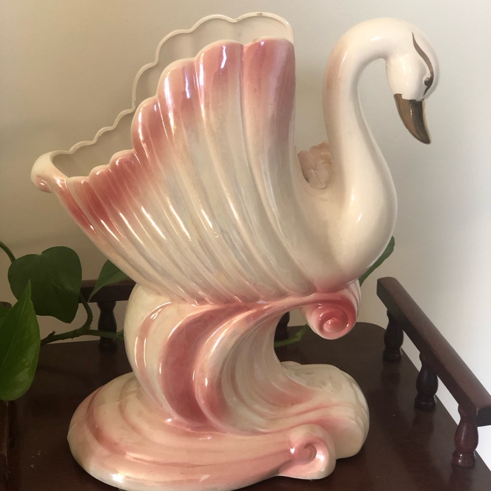 Vintage Pink and Cream Swan Vase - Picture 5 of 9